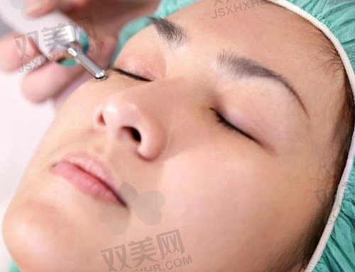 北京永成经典医疗美容祛眼袋多少钱
