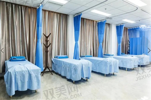 潜江蓝鸟整形医院黄玲华医生