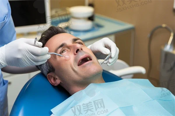 补牙材料选择：全瓷与树脂哪个好？哪个更适合你的牙齿修复？