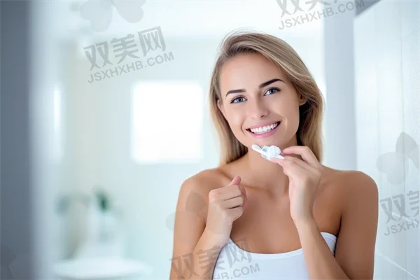 四、维持时间：哪款更持久？赫伊莎还是赫莱丽？