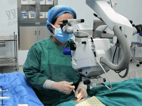 七、末尾敲重点：为什么选贵州省人民医院眼科做飞秒？