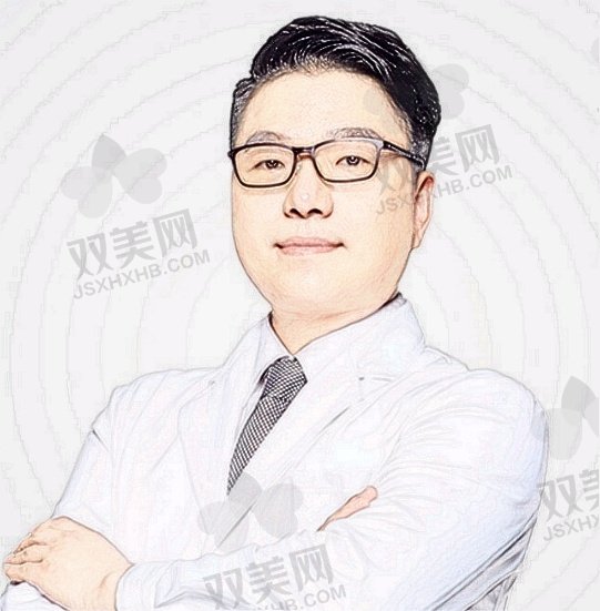 裴柄万