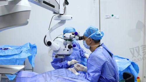 结语:选择医生,才是后巩膜加固术成功的关键环节!